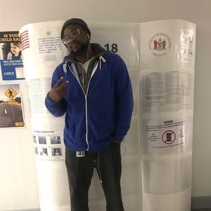 Meet your Posher, Derris